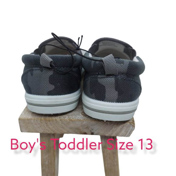 Revolution Camouflage Slip-on Shoes Little Boy Size 13 NWOT - Picture 3 of 6